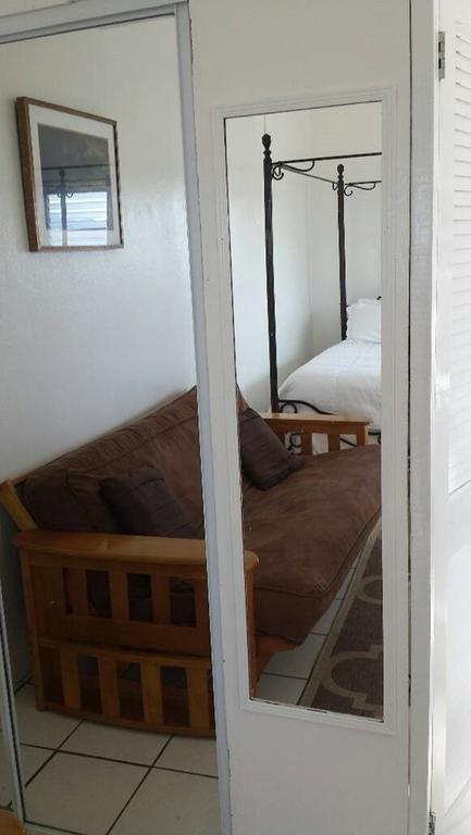 Hillcrest Bed & Breakfast 2*