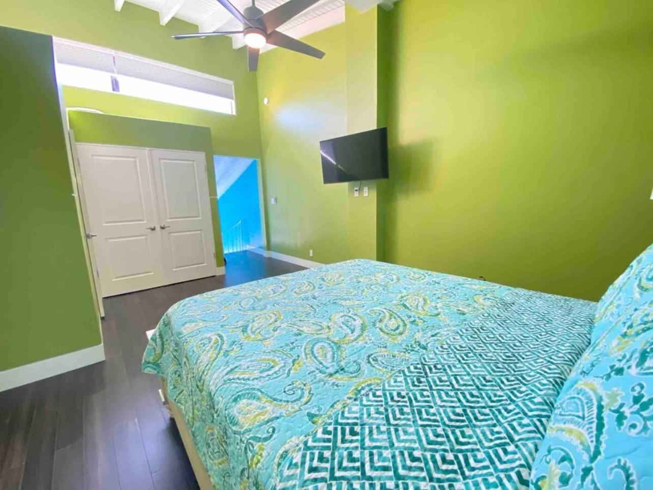 Luxury 2bed 2bath In Downtown Red Hook Nazareth