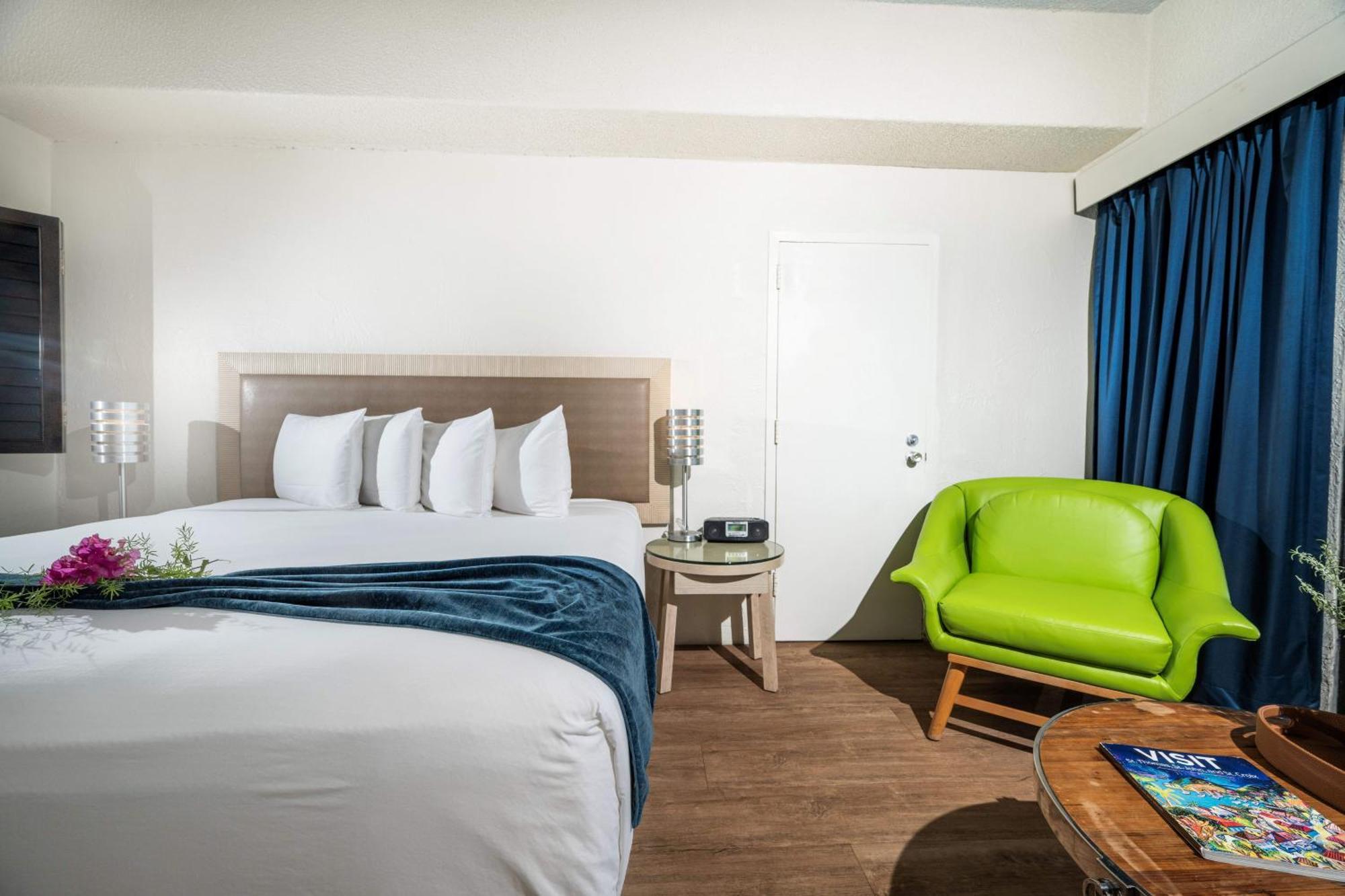 Hotel Windward Passage