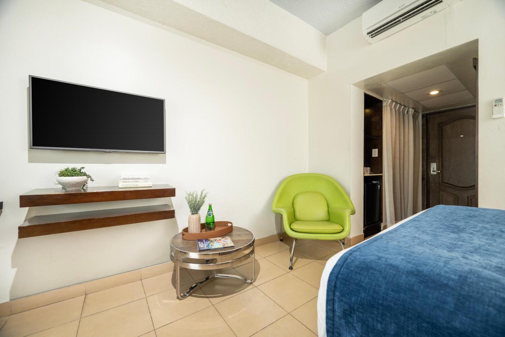 Windward Passage Hotel 3*