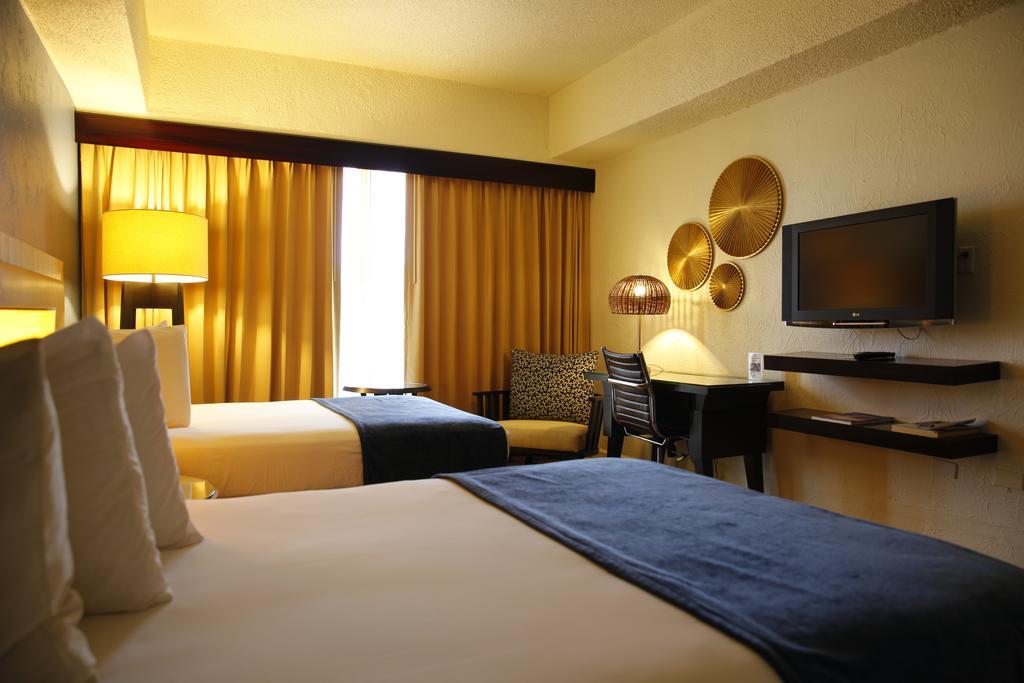 Hotel Windward Passage 3*